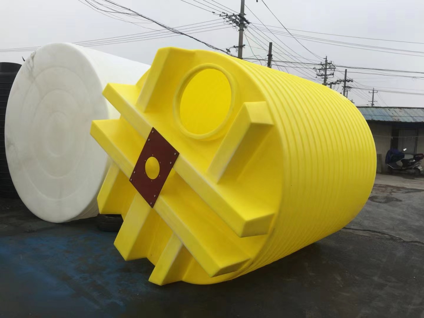 附近塑料容器加工廠(chǎng)地址在哪里？誰(shuí)知道附近塑料水箱容器地址電話(huà)？